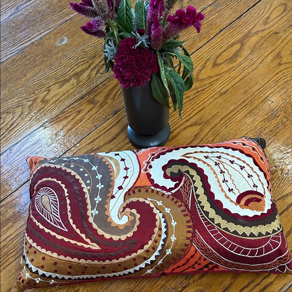 Pier 1 lumbar pillow and cover. ZIP opening on back. Polyfil pillow included.